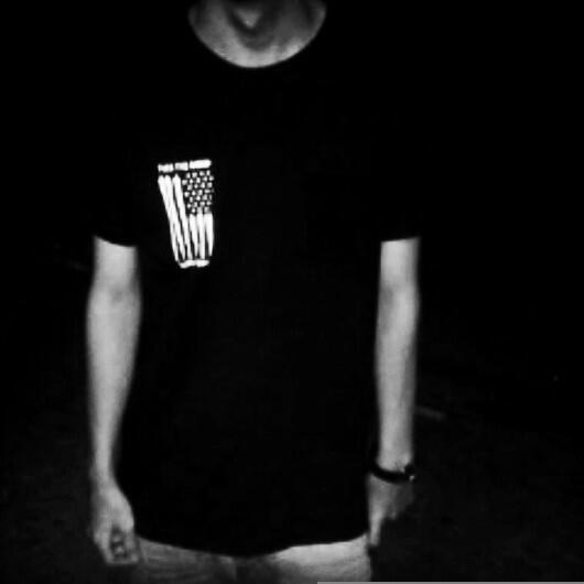 TRKLS's tweet image. [20%OFF] "fuck the world, enjoy this roll" avail size: S - M. IDR: 80 K. 021-9022-6231