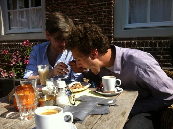 buschtrio's tweet photo. Romantic preconcert cake after early flight from London. Concert at 15.30 in Veere, Brahms, Rihm &amp; Schubert. http://t.co/uuHrZQB2fu