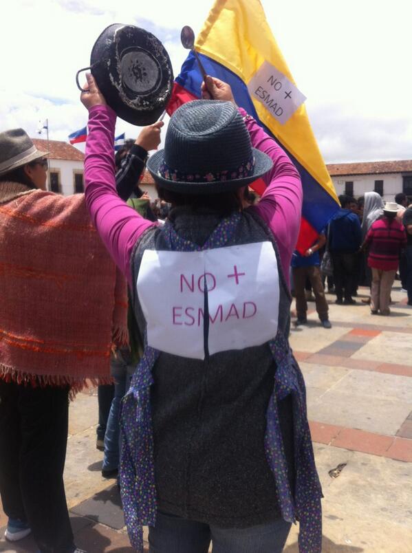 boyacasietedias's tweet photo. Vía @andrearicom: Cacerolazo en Tunja @boyacasietedias http://t.co/Bj3jKKwI23