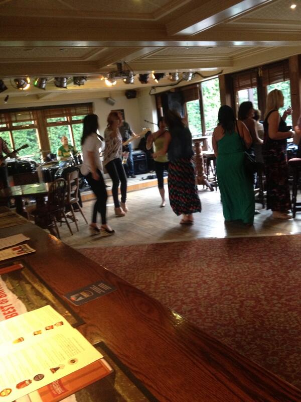 The Anker Inn tweet media