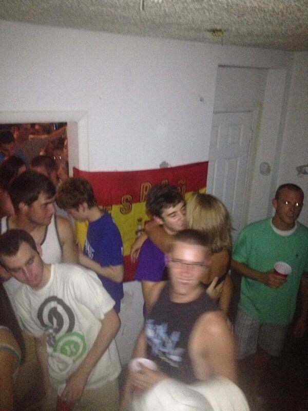 LASALLEmakeout's tweet photo. “@cgregory22: @LASALLEmakeout http://t.co/9A9KgNSUHs” welcome back to La Salle #neverstop
