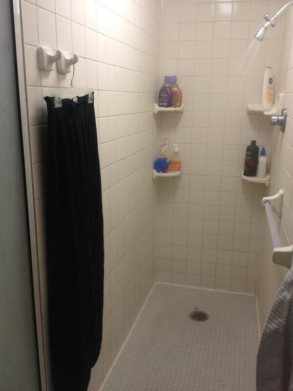 maggmann's tweet image. we don't have an iron so I'm steaming my pants with the shower #ghettosolutions #iLuVcOlLeGe