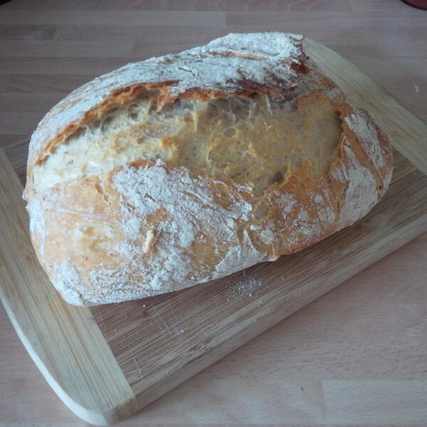 bebna's tweet image. #firstblood! Oh, sorry I meant #firstbread!