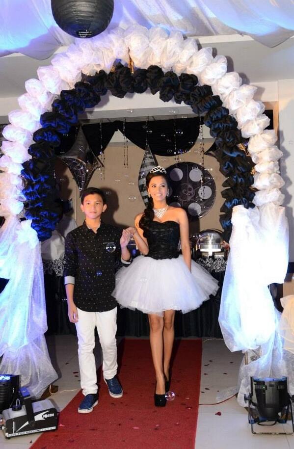 geeleejoe's tweet photo. Escort akoooo hahaha ng ate koo sa sweet sixteen nya haha http://t.co/1yAt67LS2k