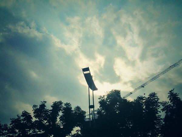 Couldyang tweet picture