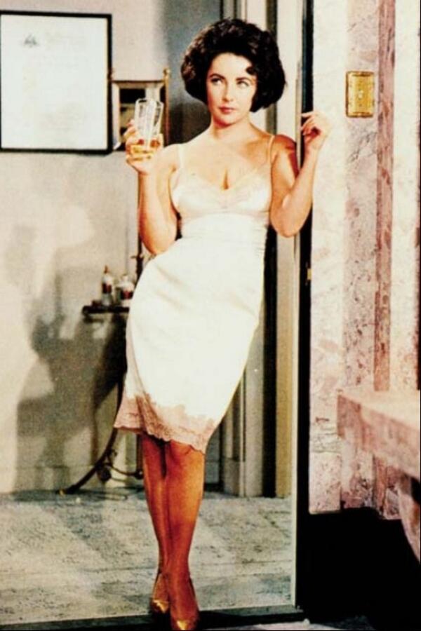 _curvespiration's tweet photo. Elizabeth Taylor #classic #Beauty http://t.co/GDEKeT1RDh