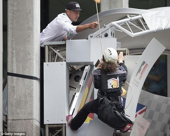 GreenpeaceArg's tweet image. ¿Creen que pueden detenernos? Tenemos el apoyo de casi 4 millones de personas: salvaelartico.org #FormulaShell