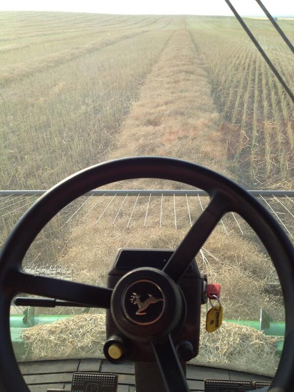 WallinJesse's tweet photo. Once again pickin up @CarlesMatthew slack again down at Mattlee Farms! #crunchtime #brah #yourwelcome http://t.co/wuPlrr1iYp