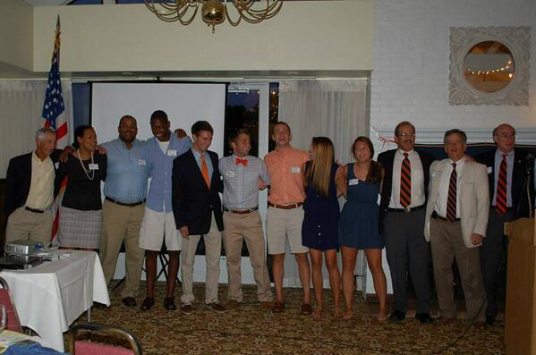 UVaAmbassadors's tweet photo. UVa Club of Fredericksburg Send-Off Party! http://t.co/UYxHmAbapJ
