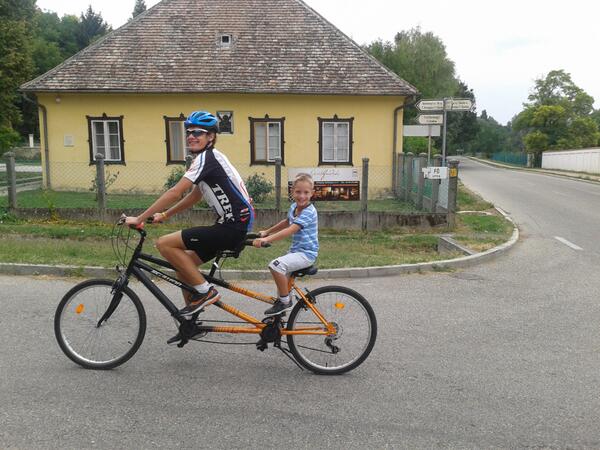 devaymark's tweet photo. Day4: After the bike we have great fun with my cousin http://t.co/P9TjYyVC2o