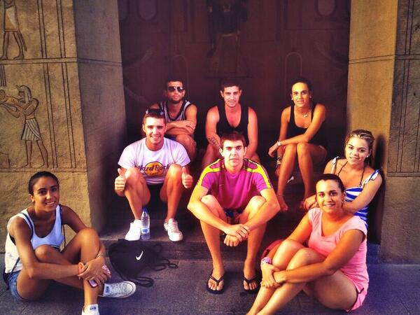 NoveldaPedro's tweet photo. Grandísimo dia en Terra Mítica @Lau29oct @beanovelda90 @albertto90 @angy_n1 @Jandry91 @anabelilla1990 #pons http://t.co/67O8rBeqmq