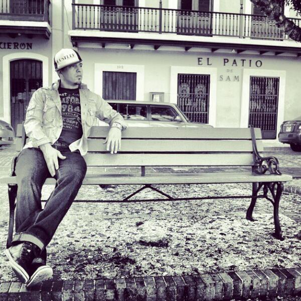 Booking_Diemzi's tweet photo. En el Viejo san juan. http://t.co/KzwJNksz1x