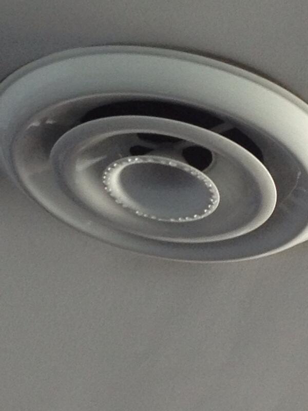 Freddysan3's tweet photo. Damn condensation.  I guess it's still Mexico even if you are in the VIP lounge. http://t.co/CupUKSvk2e