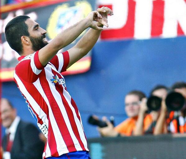 TaniaMartinC's tweet photo. Atléticos!! Nuevo partido, nueva crónica. Aquí tenéis: "EL ATLETI SE PASEA DE LA 'MANITA'" http://t.co/AWfUZCRURW http://t.co/86PGhb0oDT