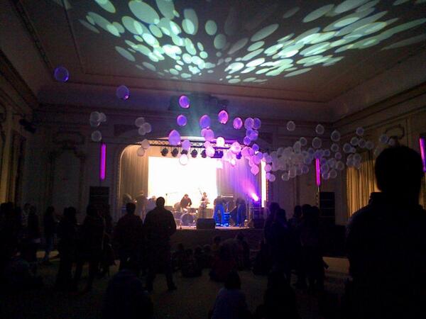 agustinabostera's tweet photo. Y por ultimo esta increíble foto de una banda ! #ArteJovenFestival2013  #LaPlata http://t.co/sGfjJ0ElJ8