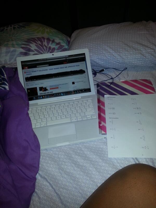 dopeassgirl__'s tweet image. #HOMEWORKFLOW