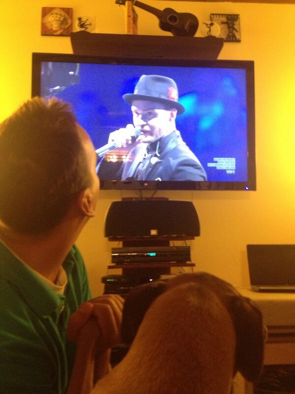 shannanigans13's tweet photo. @shannanigans13: @vma @GeeYouEss @MaxLikesSnacks loving #justintimberlake 's performance @AliciaCoughlin @runBen_ http://t.co/KdbBhhTrKA
