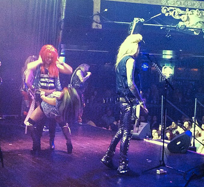 More on stage shenanigans with @Steel_Panther and @lovesimone http://t.co/UlZ1B25iDM<a class="tags" target="_blank" title="On Twitter" href="/?out=eyJ0eXAiOiJKV1QiLCJhbGciOiJIUzUxMiJ9.eyJpYXQiOjE3MjcyNjMyODEsImlzcyI6InR3cG9ybnN0YXJzLmNvbSIsIm5iZiI6MTcyNzI2MzI4MSwiZXhwIjoxNzU4Nzk5MjgxLCJyZWRpcmVjdF91cmwiOiJodHRwczovL3R3aXR0ZXIuY29tL1N0ZWVsX1BhbnRoZXIifQ.h9o82ntLmBoYPI2m3B8jLJSrGwf5DKDGgyJaDWtXvr3MfcAjnm1DuswvqaKaxNonzRxcihfGMdd-pC40artgAw">@Steel_Panther</a>