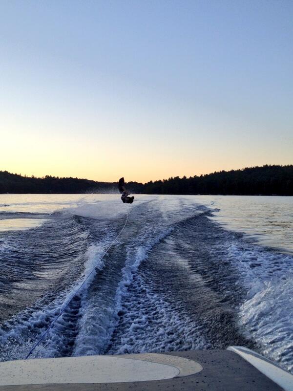 PatRodgers_'s tweet image. Upside down and getting hurt. Poor attempt at a tantrum #notower