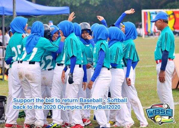 Women everywhere love to play #Softball. Here's a team at the recent Malaysian National Championships. #PlayBall2020