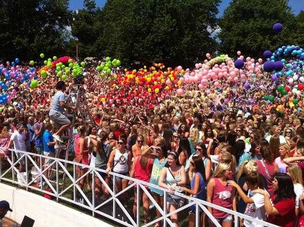 sarahcbradley's tweet image. No words can describe how amazing bid day is! So excited for all of the new baby ZETAS #zetaland #pc2013