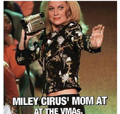 4everUrBoi's tweet photo. Miley Cyrus' mom at the VMA's. http://t.co/jWm27kywzO