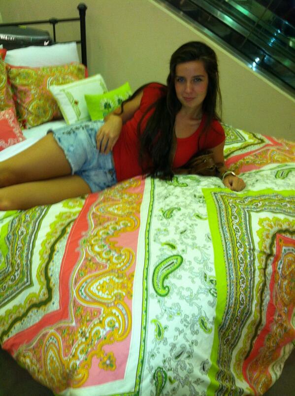 holly_dkath's tweet image. Why am I so attractive... #mallprobz @Victoriapage4