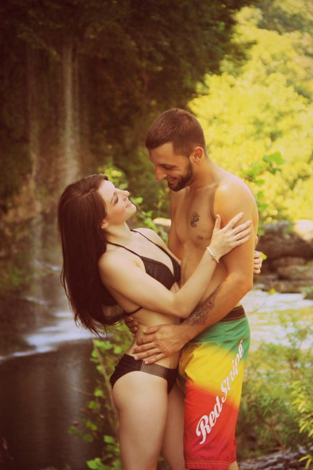 lonely for you only.....#photoshoot #modeling #rockisland http://t.co/UWaNW2EYSd<a href="/tag/photoshoot"class="tags">#photoshoot</a><a href="/tag/modeling"class="tags">#modeling</a><a href="/tag/rockisland"class="tags"><span>#rockisland</span></a>