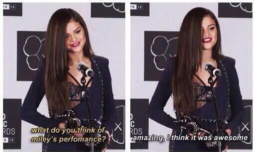 rafaella tweet media