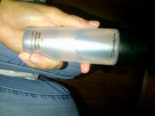 shelbygrahamox's tweet image. Love this product! #skinrefresher #MACfix+