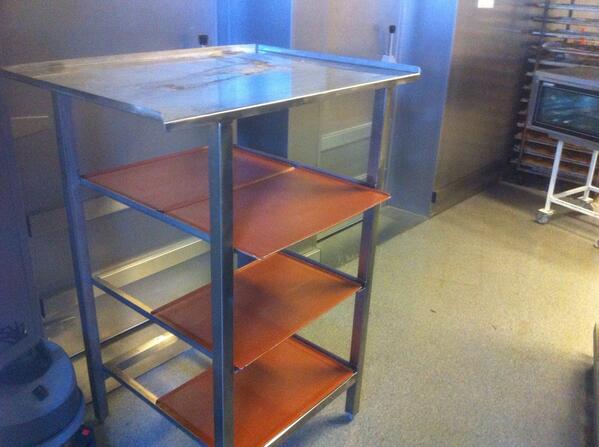 laventi passende tafel plus bak plaatjes. pls RT. voor meer info bel 0613369398
