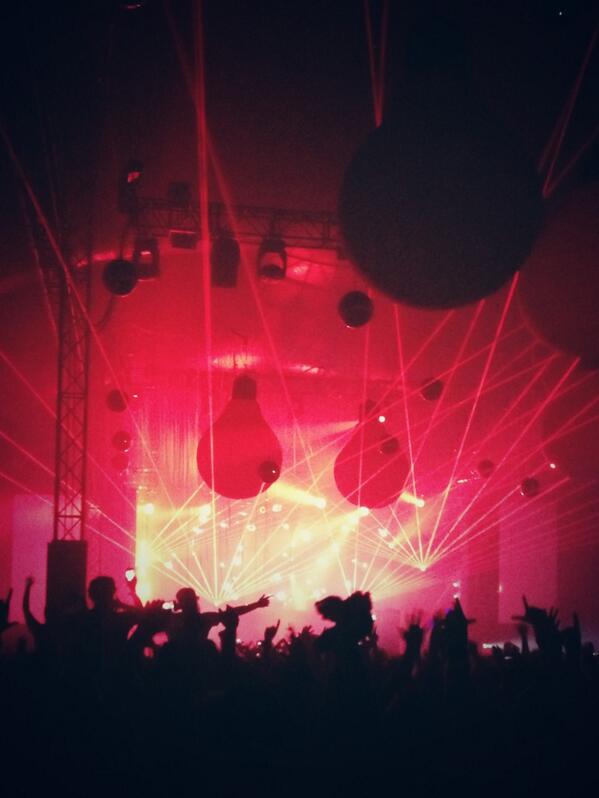 danlambeth92's tweet photo. #MIXEDUP #ALESSO http://t.co/L1zWymnVL3