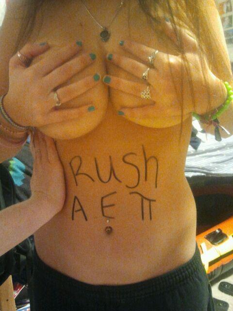 TotalFratBoobs's tweet photo. #TotalFratBoobs #AlphaEpsilonPi #RushBoobs http://t.co/MpQ8P4MWVv