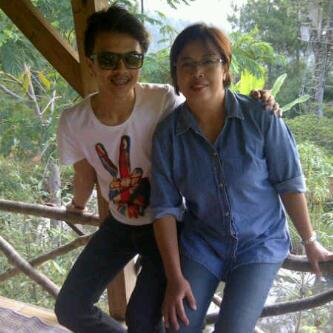 SMASH_IN7's tweet photo. @BismaK_G &amp; tante @AtiCasmawati_AC http://t.co/gXSJ8wBRQA