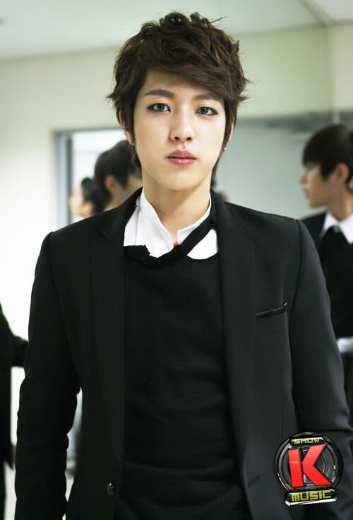 Infinite7Facts's tweet photo. 'My cheeks aren’t that chubby but when I see the broadcast, I look like a bulldog.” - Sungyeol #SEONGYEOL23BDAY http://t.co/UtRJmC1ahT