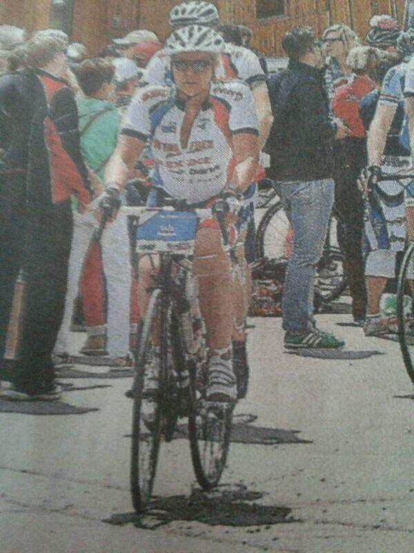 Dat ik nou weer net op die foto in de TELEGRAAF moet staan hè!!