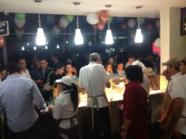 maxigelato's tweet photo. Disfrutando de Maxi Gelato! 😉 http://t.co/8afrdE4RVz