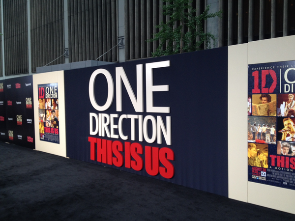 '@1DThisIsUs: Anyone looking for new desktop wallpaper?! =P #1DMoviePremiere bit.ly/1DNYCPremiere -1D3DHQ x '