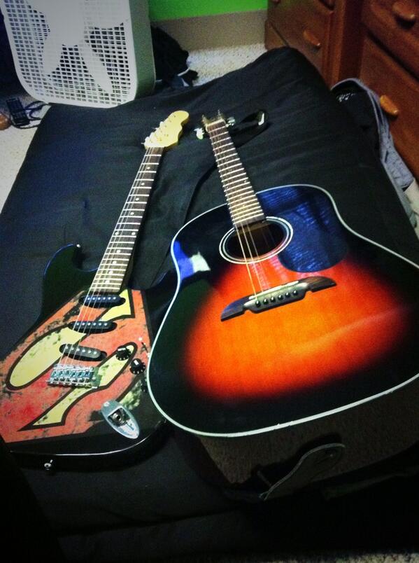 ReachingRight's tweet image. Look you guys! They're cuddling c: