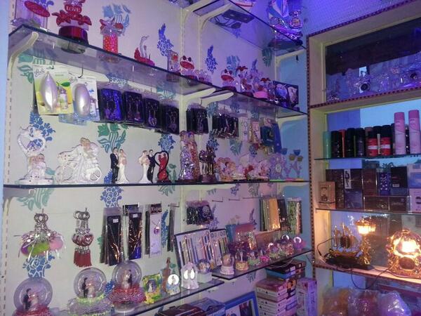 arnavcollection's tweet image. All taipes giftes.....