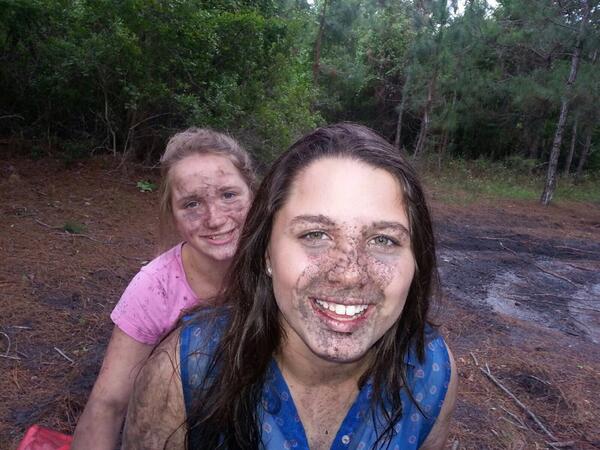 chelseabug10's tweet image. Mudding with my best friend😂 @Taylorwhite89