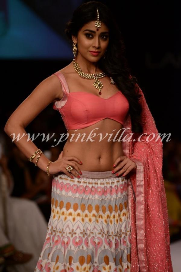 rameshlaus's tweet photo. Here is a pic of #ShriyaSaran looking absolutely stunning at #LFW for designer #SharavanKumar.. http://t.co/T6kf7Ul0RL