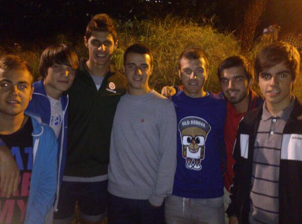 RGPascual's tweet photo. Fotine de la noche 3 @SergioLlana @JonatanRamos6 @AdriFdez88 @Samuelcoto y @samutoco http://t.co/8T0f5Z1P3U