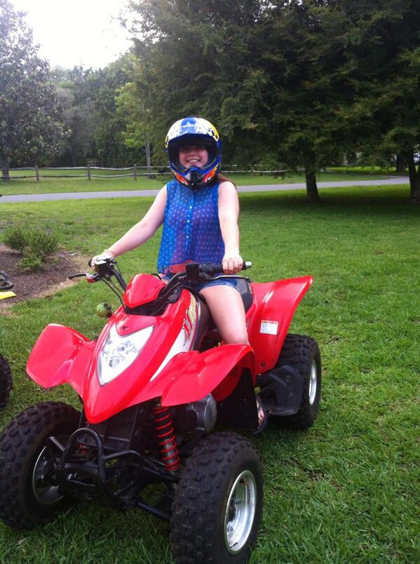 chelseabug10's tweet image. Being gay @Taylorwhite89