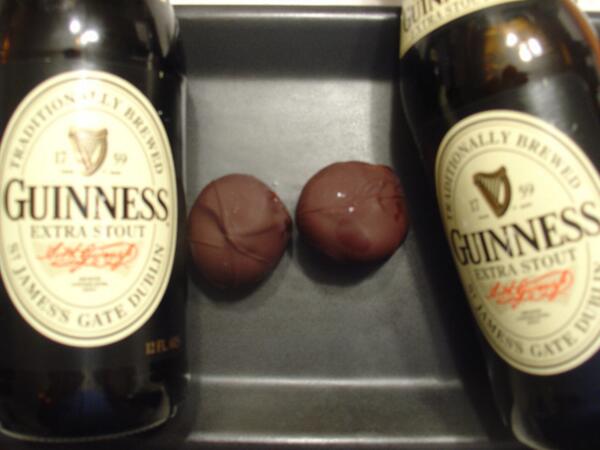 davidmarkglass's tweet photo. New this week: Drunken Love Bites with Guiness Stout!! http://t.co/aJZmycLPQn