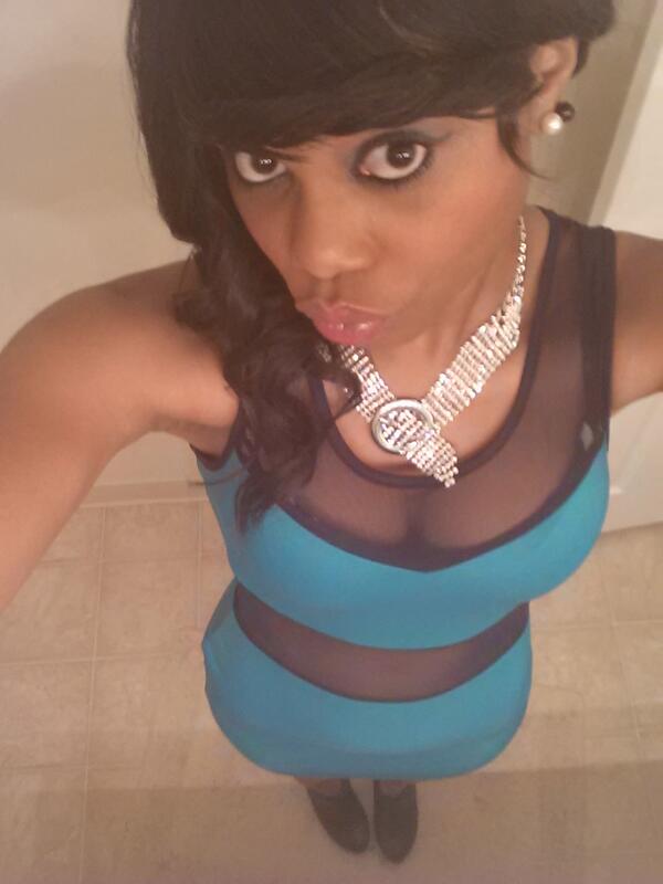 AlwaysReeseBoo's tweet photo. I was in love wit myself that nite even tho my nite didn't go how I wanted it I think it went way better then I want http://t.co/5Ou6bjTYlJ