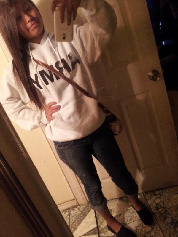 _Oyukiiiii's tweet image. This how i dressed up for my first day #Basicccc