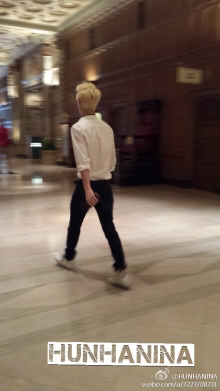 StringsHK's tweet photo. RT“@HenryLauTH: RT @pepsipm 130827 Boss @henrylau89 at hotel in LA [HUNHANINA] #2 http://t.co/gcrosqHLr4”
