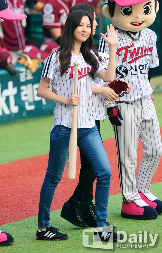 BSqlY7qCQAAal-g.jpg:large