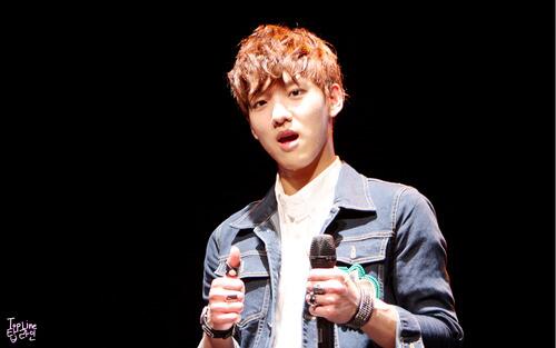 jonghwanlism_TH's tweet photo. [HQ] 130824 jonghwan @ Live Event in Japan Real 100% (cr.Top Line) #2 - http://t.co/RrX66RlLLM